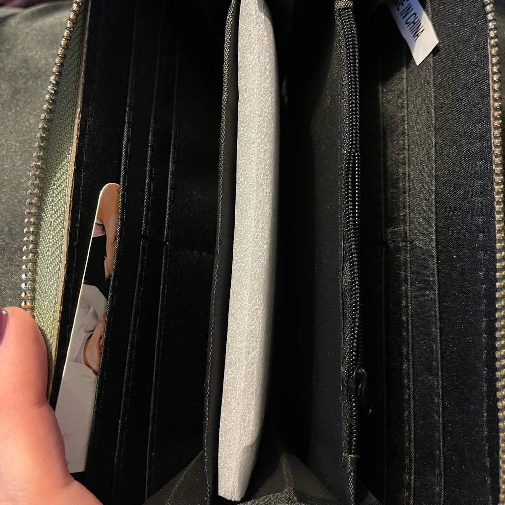 Wallet - Picture 3 of 4